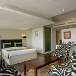 Cloud Hotel & Suites