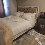 Luxore Comfy Studio Apartment Close To The Airport