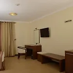 Summerdale Inn