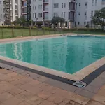 Racecourse Studio Apartments