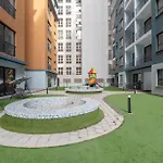 Luxury Oasis: 2 Bedroom Haven In Prime Suburb