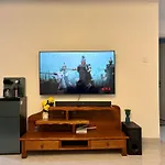 Goldpark Homes Two Bedroom With Golf Simulator & Gym