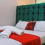 Definitehomes2 - Fully Furnished Studio Apartment With A Rooftop Restaurant Near Jkia Airport, Sgr Terminus, Downtown Nairobi