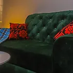 Definitehomes2 - Fully Furnished Studio Apartment With A Rooftop Restaurant Near Jkia Airport, Sgr Terminus, Downtown Nairobi