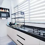 Executive 1 Bedroom Apartment In Nairobi Opposite 24Hr Mall!