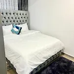 Stylish 1-Bedroom In Riverside