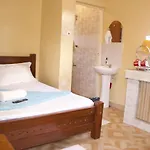 Muthiga Studio Airbnb
