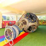 2 Bedroom Condo With A Balcony, Pool&Gym