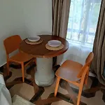 A-Frame In Leafy Karen,King Bed