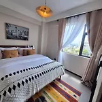 Lux One Bedroom With Study Room