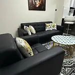 Luxurious 1 Bedroom Near Yaya Centre