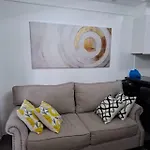 Dpfa\'S Elegant Fully Furnished One Bedroom Apartment