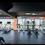1Bed Apt With Rooftop Pool Gym And Scenic Views In Westlands