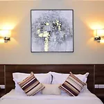 Razana Hotel