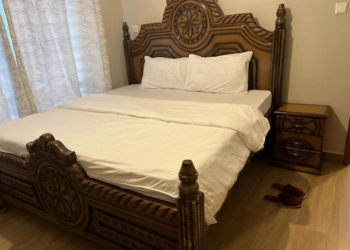 Pinnacle Apartment