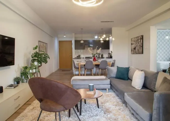 Luxurious 3 Bedroom Condo At Mi Vida