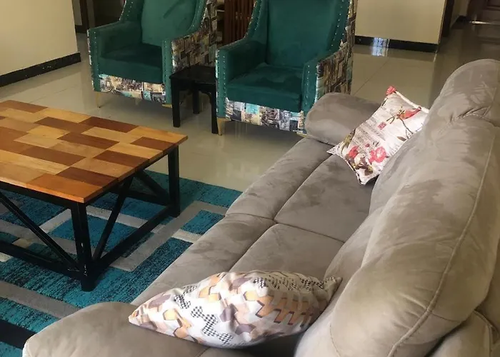 Charming 3B At Skyhorse Apartments