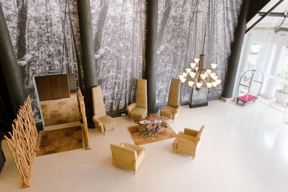 West Wood Hotel 4*