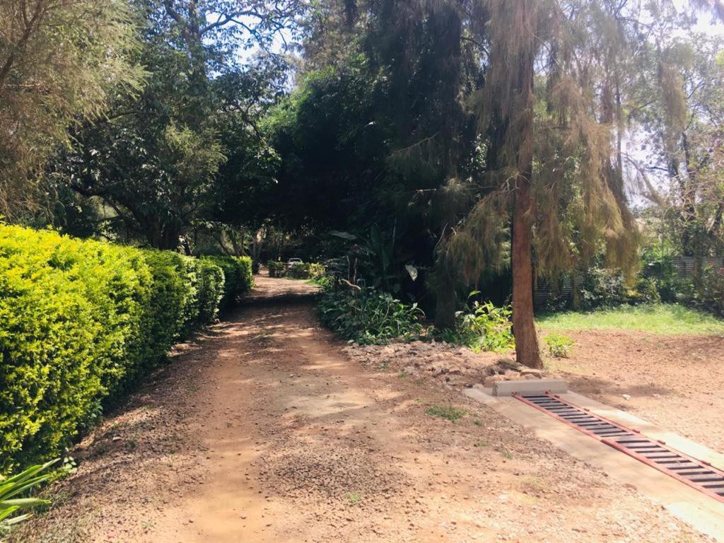 Idyllic Mistley House And Gardens Off Kamiti Road. Acampamento Nairobi