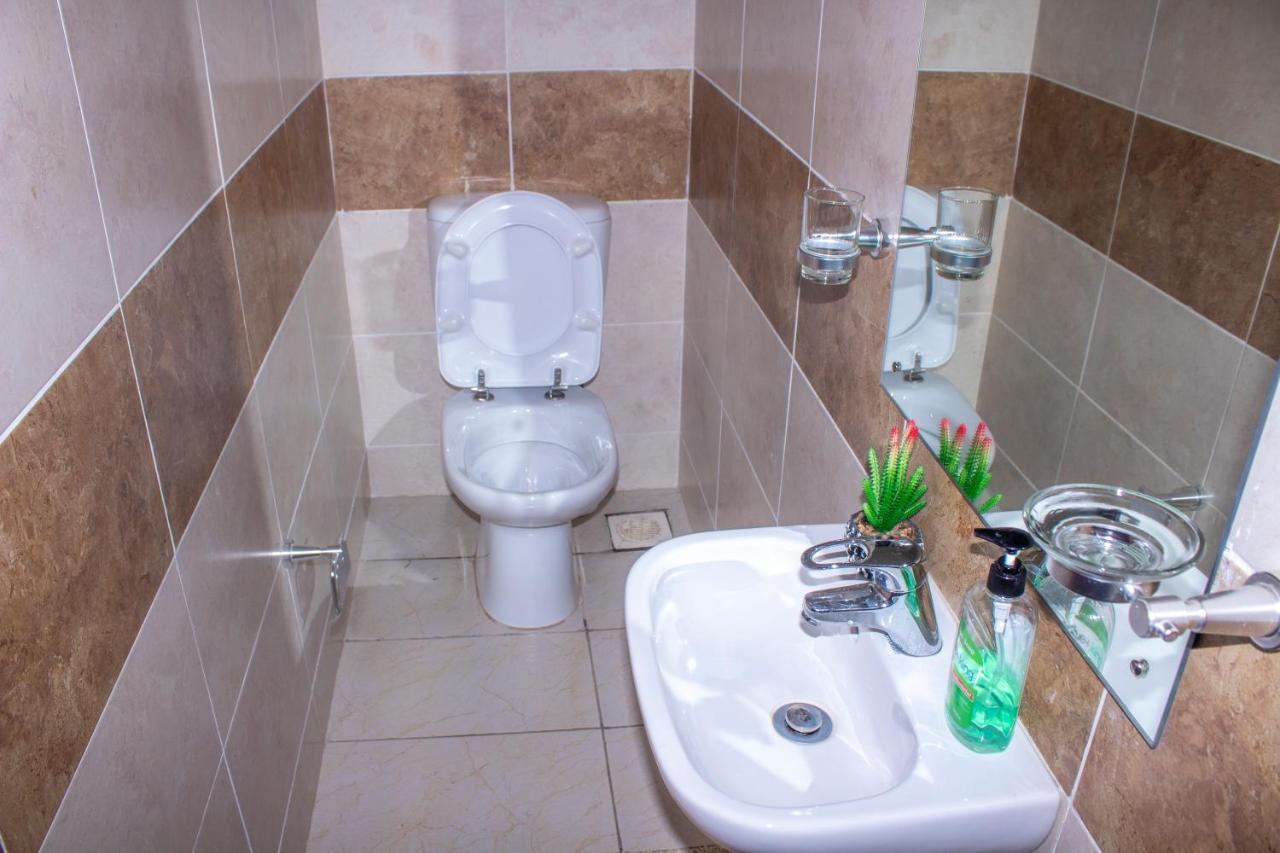 Kasty T Apartments- W Place *