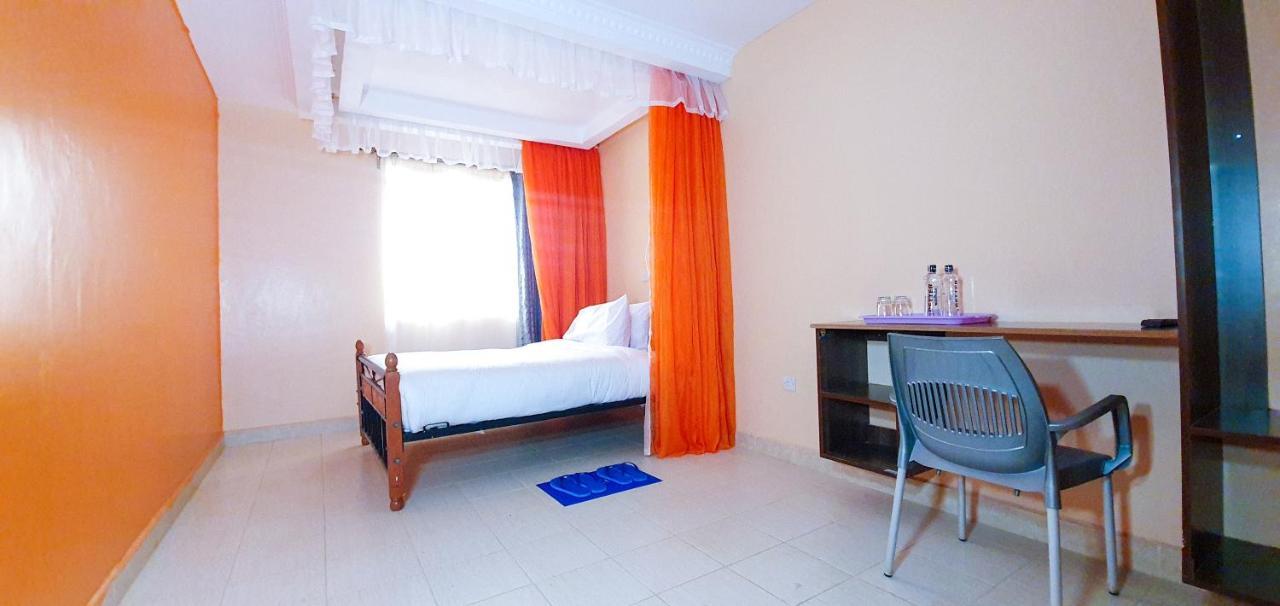 277 Luxury Kenya Bed & Breakfast *