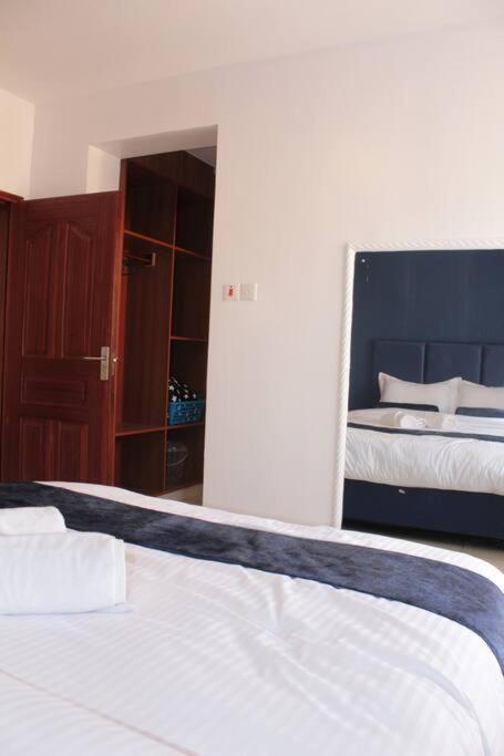 Royal Blue 3 Bedroom Apartment