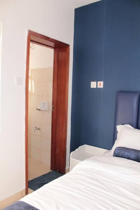 Royal Blue 3 Bedroom