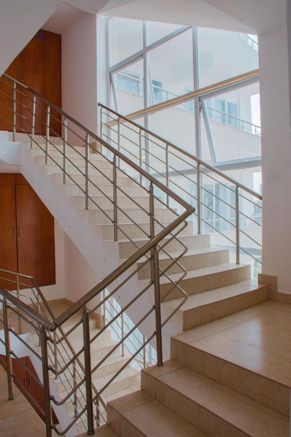 Imagine By Benaa , Elegant 1br In Kilimani Wifi With Pool Apartment Nairobi
