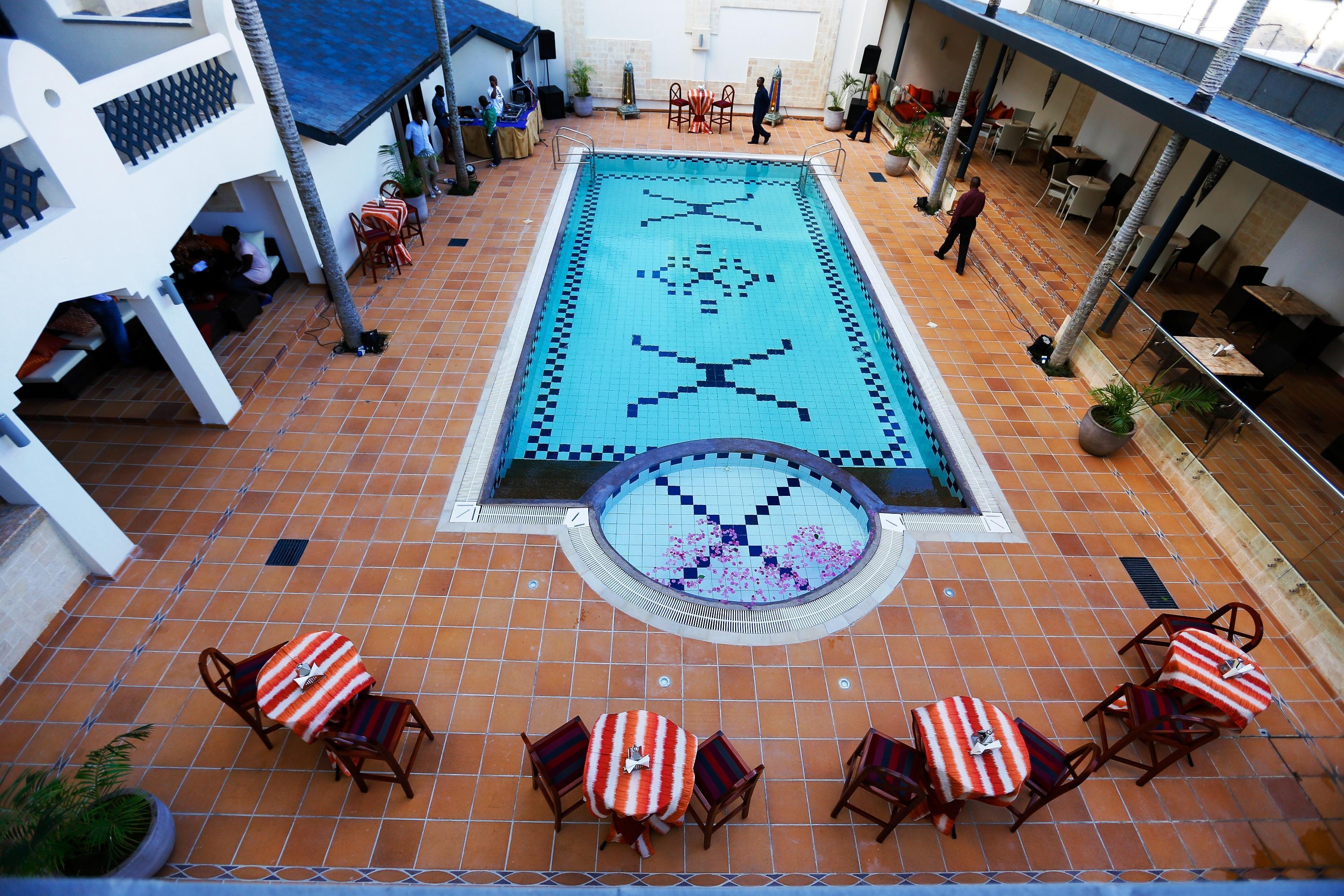 Hotel The Heron By Sarovar Portico India