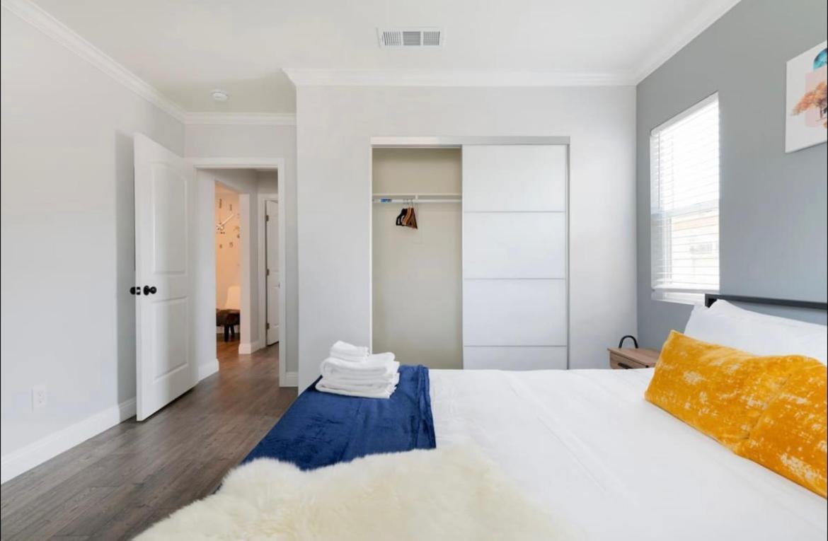 Apartment Helvetica Nue *