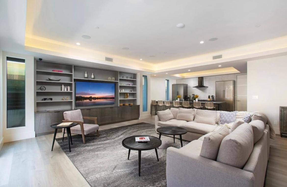 Helvetica Nue Apartment