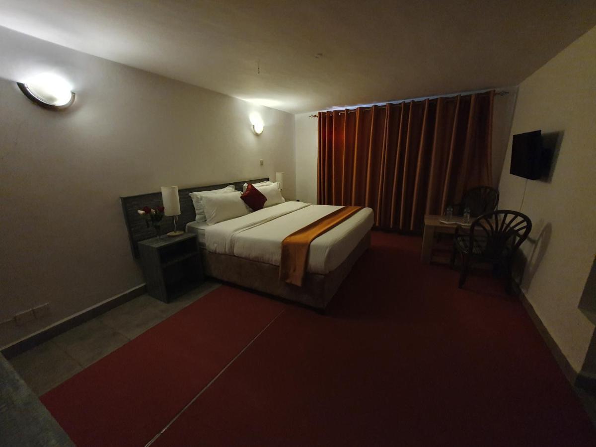 Levels Hotel *
