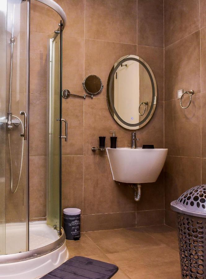 2 Bedroom In Riverside Drive, Apartment *