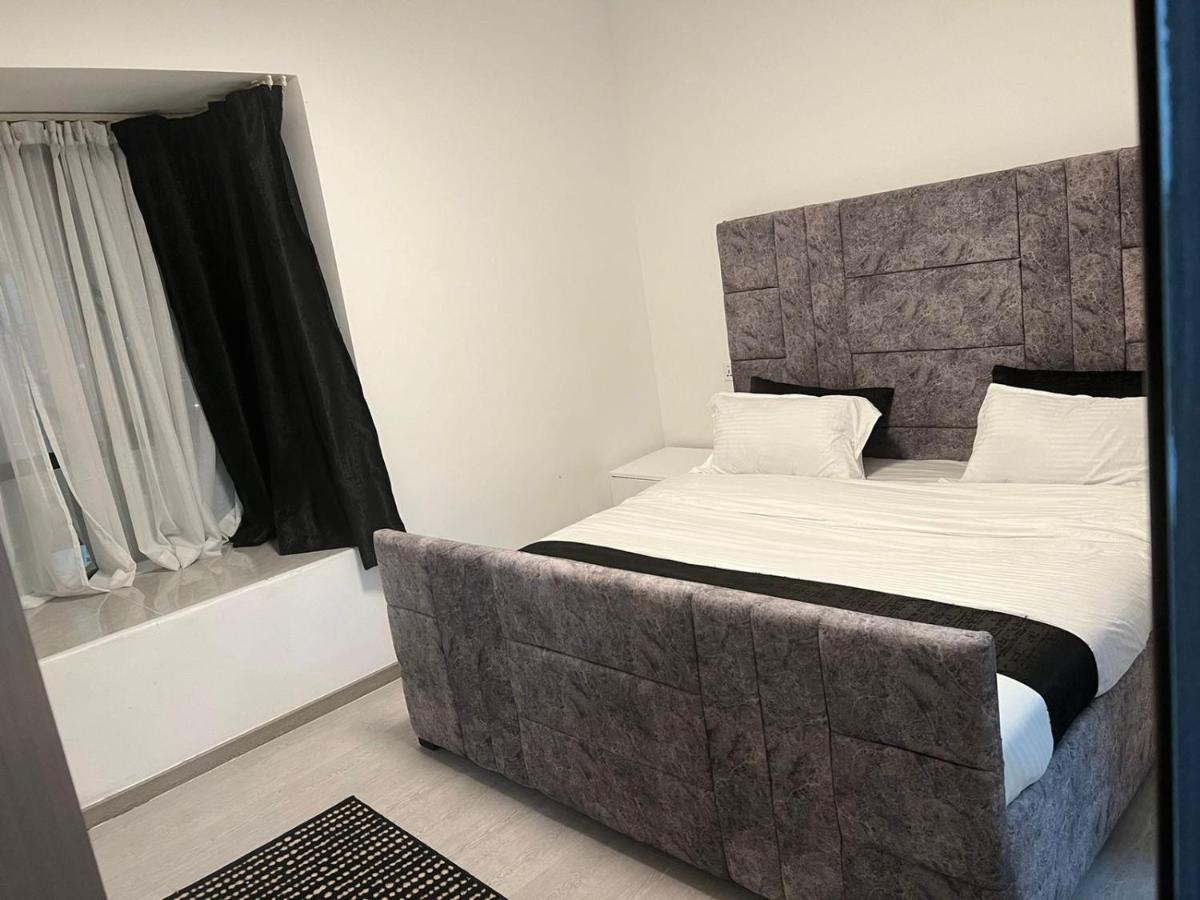 Apartment Chii Royal Gardens