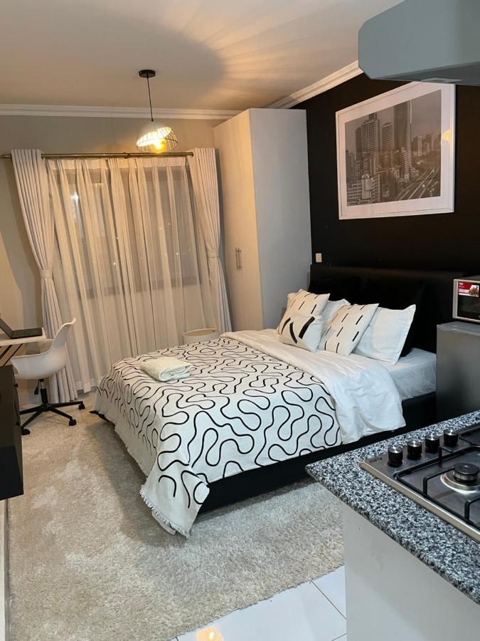 Chic Homes Jkia - Cozy Homes Near Jkia And Sgr Apartment *