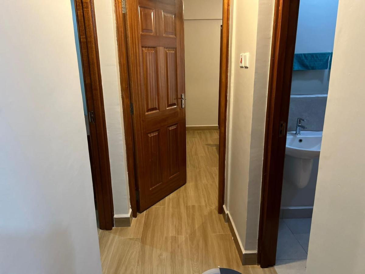 Pinnacle Apartment *