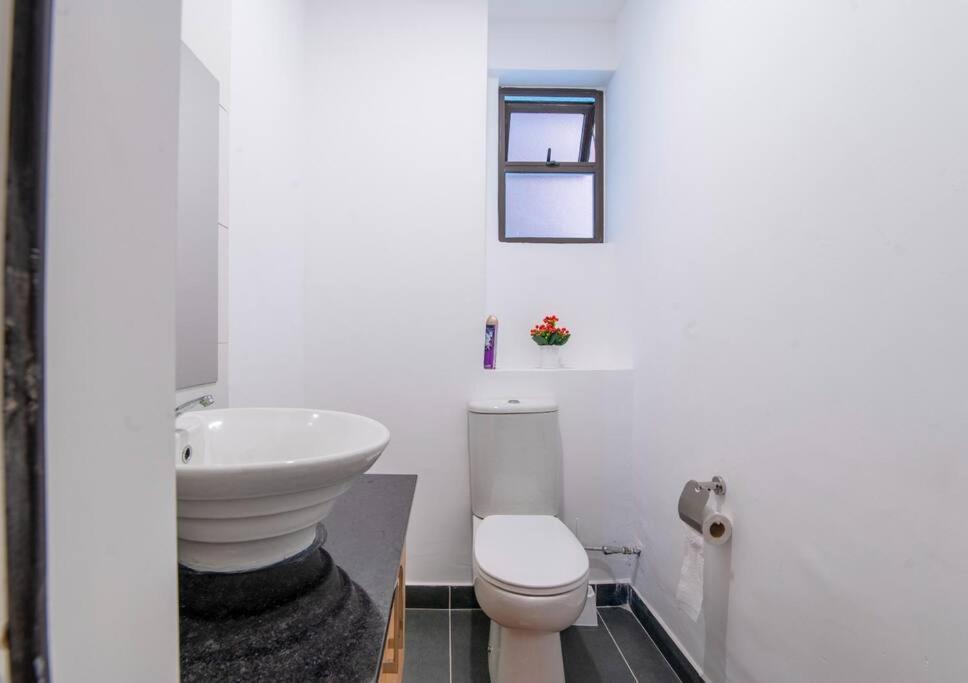 Luxury Oasis: 2 Bedroom Haven In Prime Suburb * Nairobi