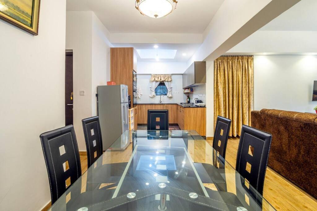 Luxury Oasis: 2 Bedroom Haven In Prime Suburb *