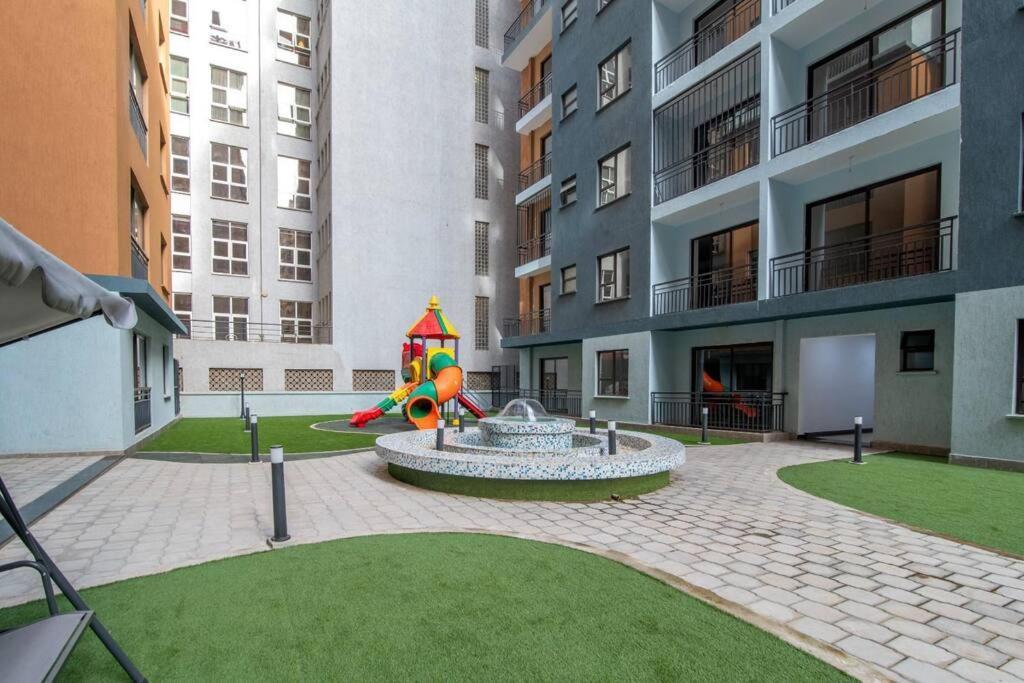 Luxury Oasis: 2 Bedroom Haven In Prime Suburb Apartment *