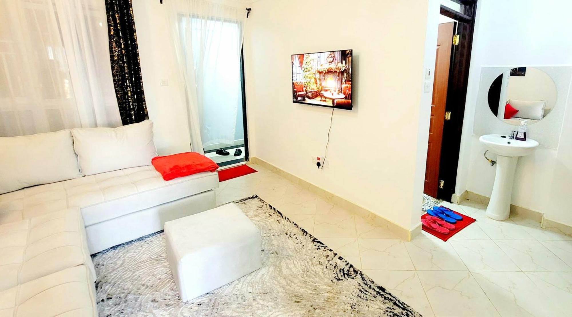 Luxurious Newly Fully Furnished *