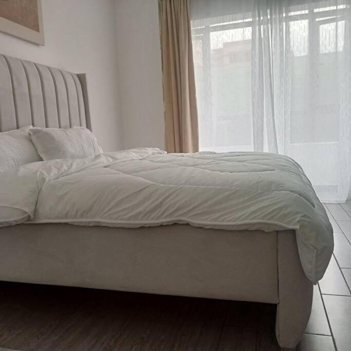 Spacious,3bed,3bath Sleeps 6! Close To Yaya Center Apartment *