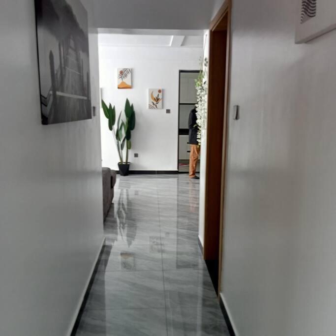 Apartment Spacious,3bed,3bath Sleeps 6! Close To Yaya Center Nairobi
