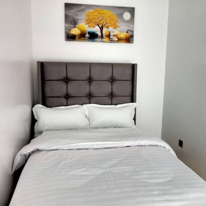 Spacious,3bed,3bath Sleeps 6! Close To Yaya Center Apartment Nairobi