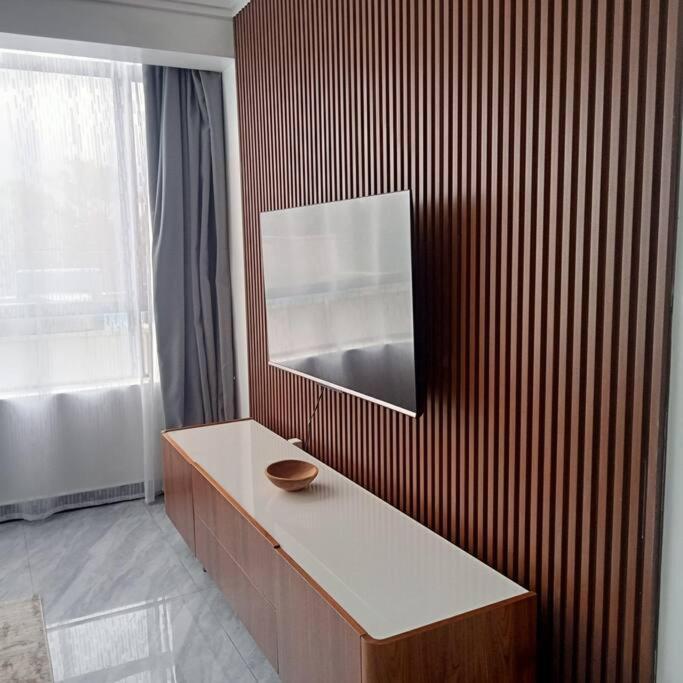 Spacious,3bed,3bath Sleeps 6! Close To Yaya Center *