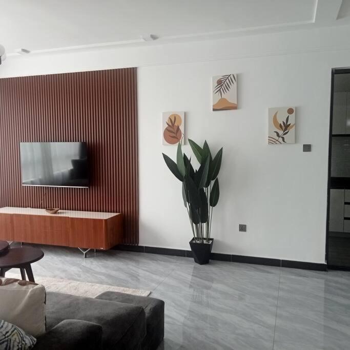 Spacious,3bed,3bath Sleeps 6! Close To Yaya Center Apartment