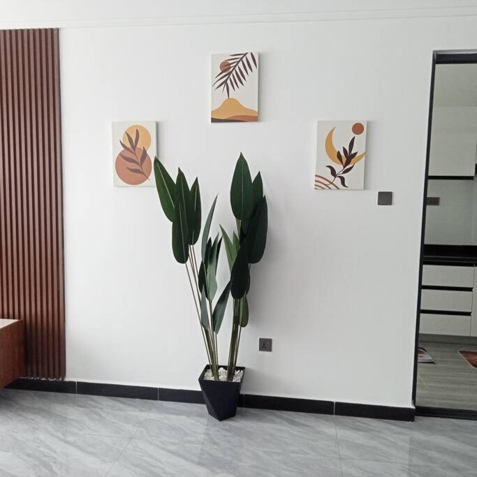 Spacious,3bed,3bath Sleeps 6! Close To Yaya Center *
