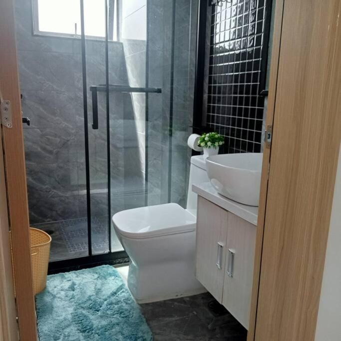 Spacious,3bed,3bath Sleeps 6! Close To Yaya Center * Nairobi