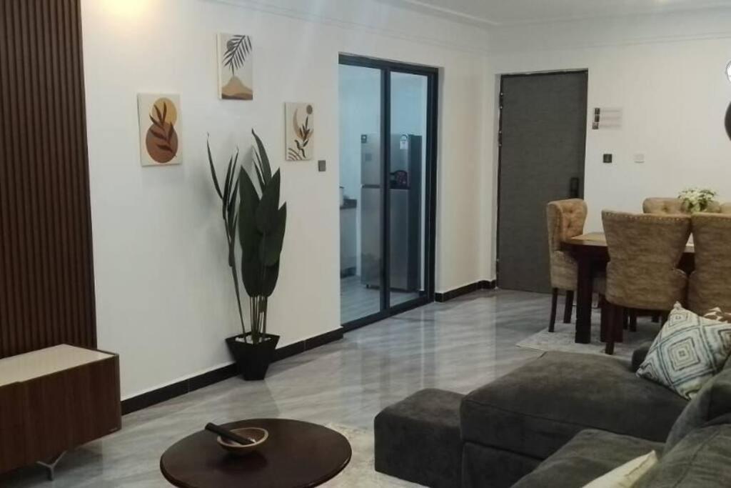 Apartment Spacious,3bed,3bath Sleeps 6! Close To Yaya Center