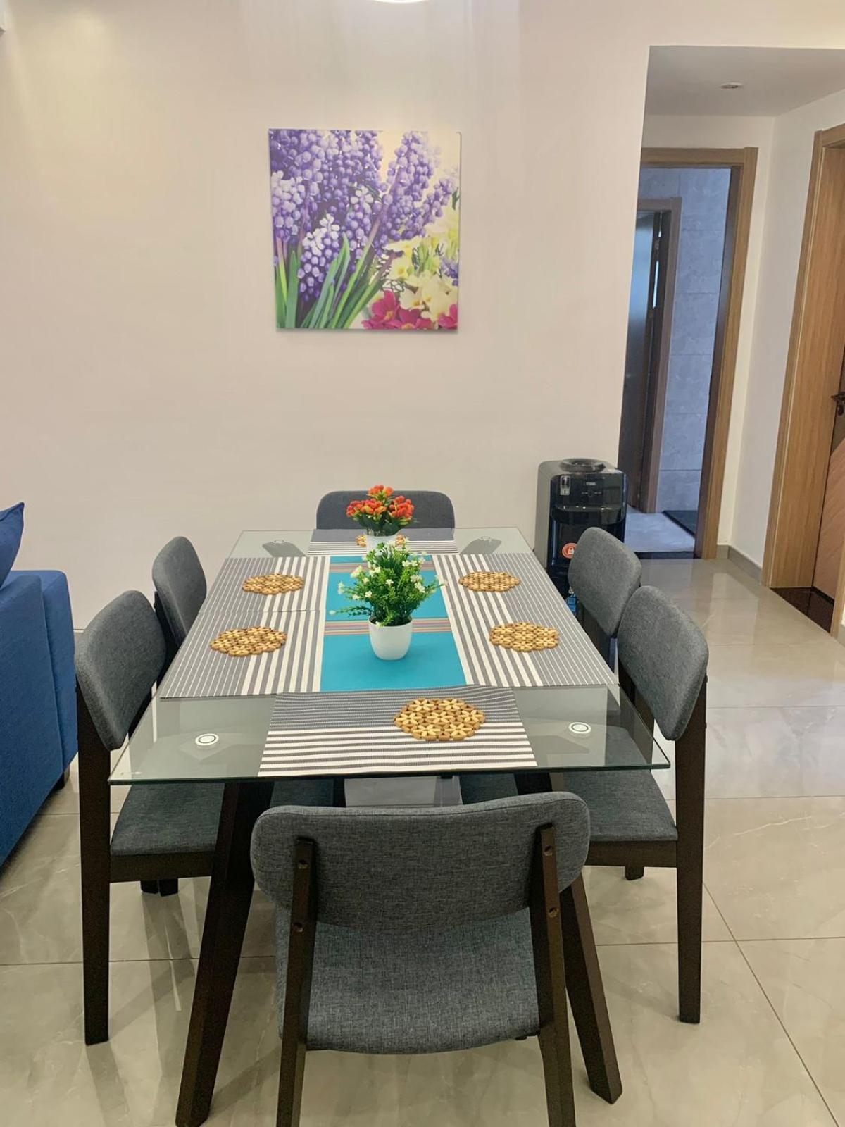 Apartment Riverside 3 B/rm *