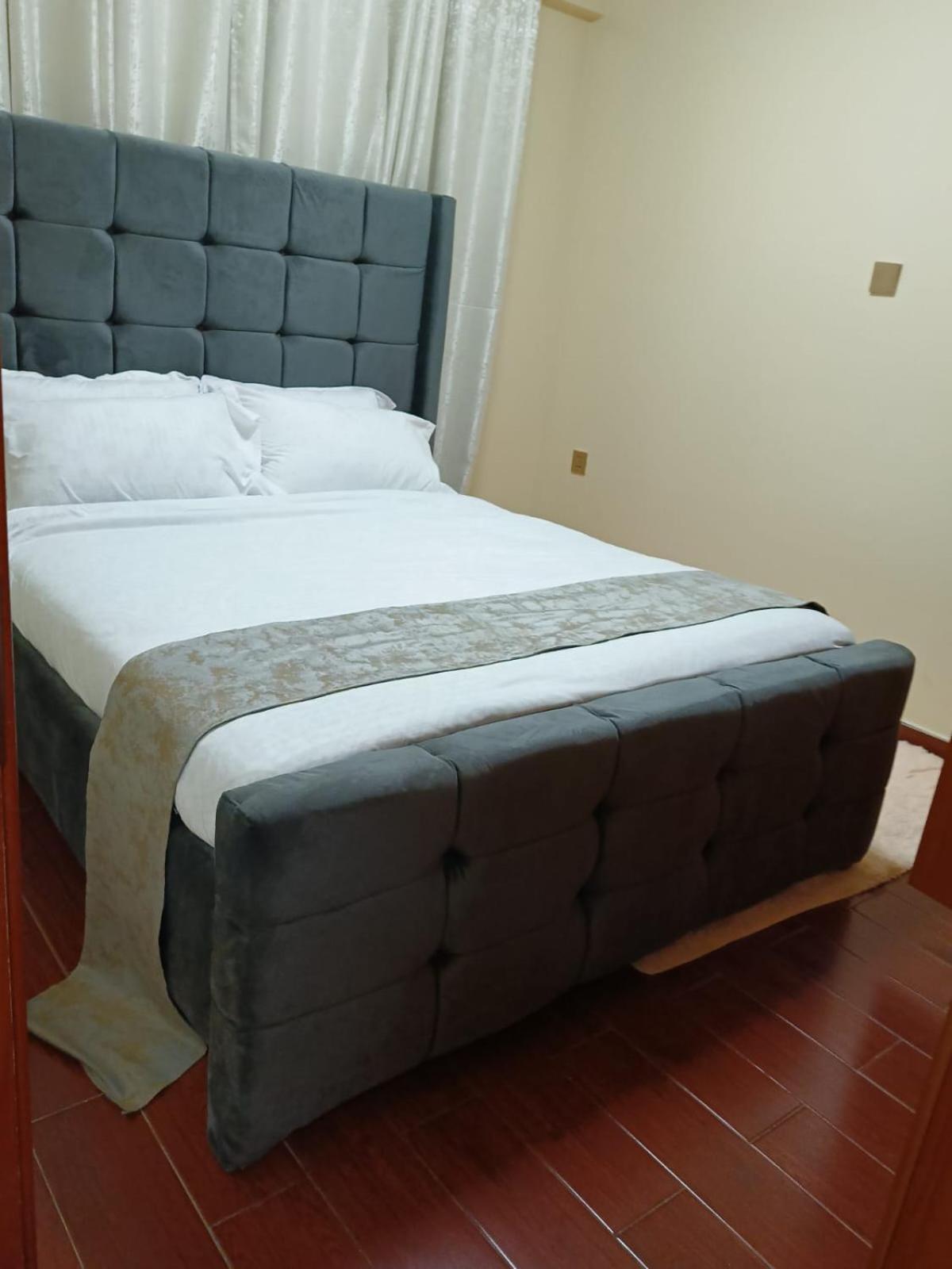 Evergreen's Apartment
